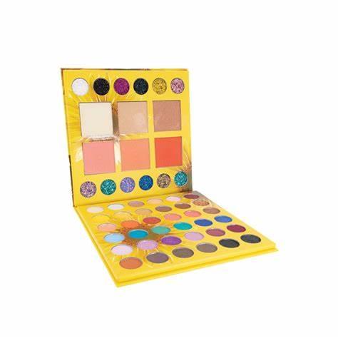 BUY1, GET2. ChicSpot Premium Collection Makeup Palette