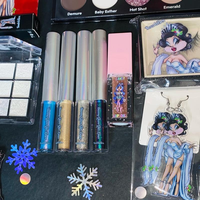 SnarlsBox Glitz & Glam makeup collection