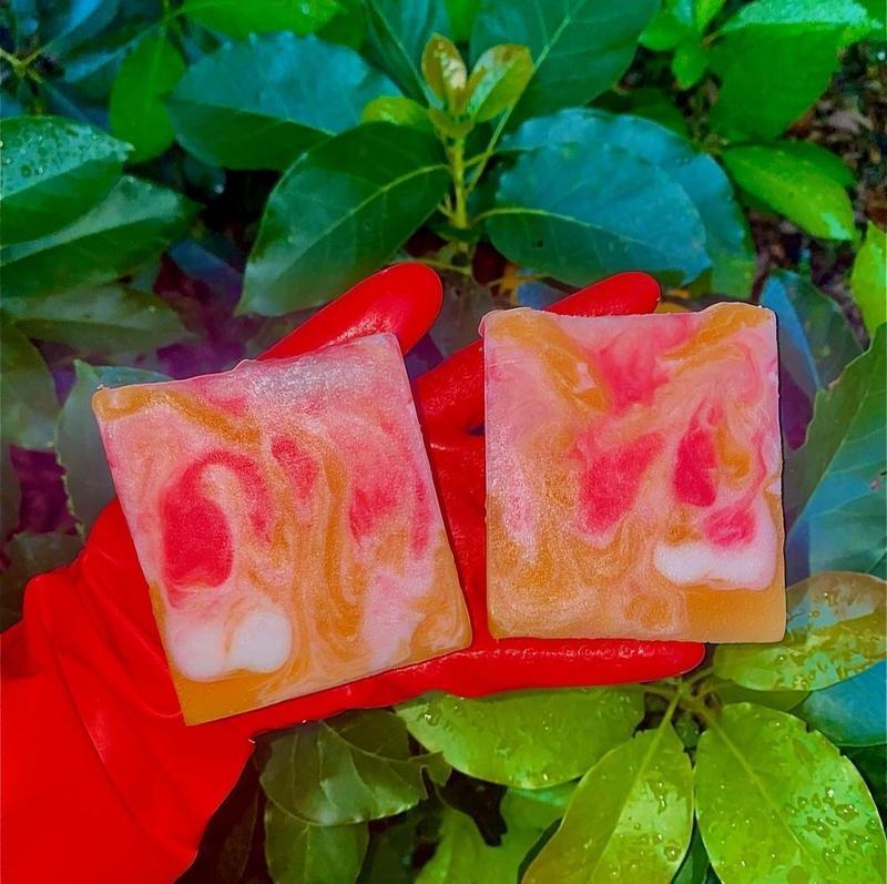 Rose soap, mild and refreshing, with a mint fragrance, body care, avocado, olive, organic mint, tea tree, comfortable cleansing, skin repair, cleansing and skincare