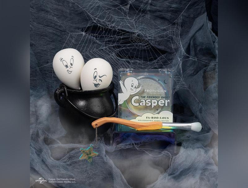 Casper The Friendly Ghost | Blissed out Blend Glow In The Dark 2 PC Blending Sponge Set